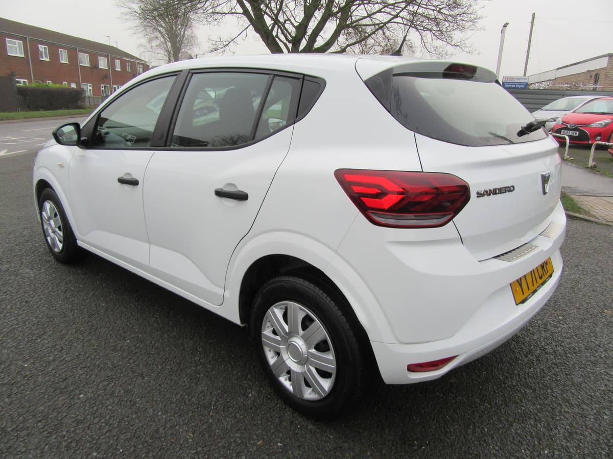 2021 Dacia Sandero Essential SCe - Image 9